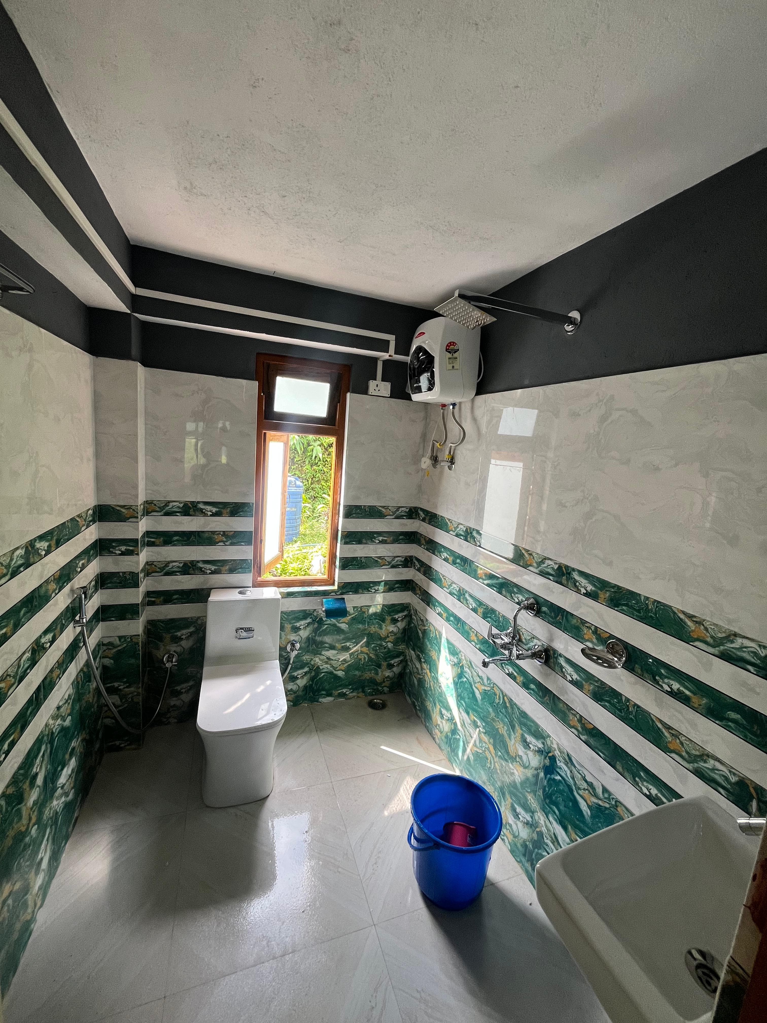 Room 1 Photo 2